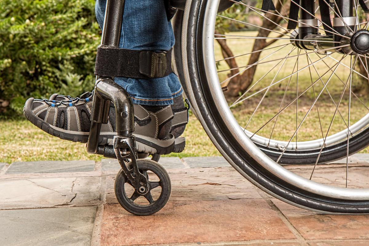 INDEMNISATION DES ACCIDENTS DE LA CIRCULATION LE FAUTEUIL ROULANT ÉLECTRIQUE N’EST PAS UN VÉHICULE TERRESTRE À MOTEUR